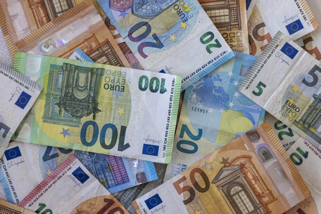Zamke sitnog tiska: 10 stavki u ugovoru o zajmu koje korisnici najčešće previde